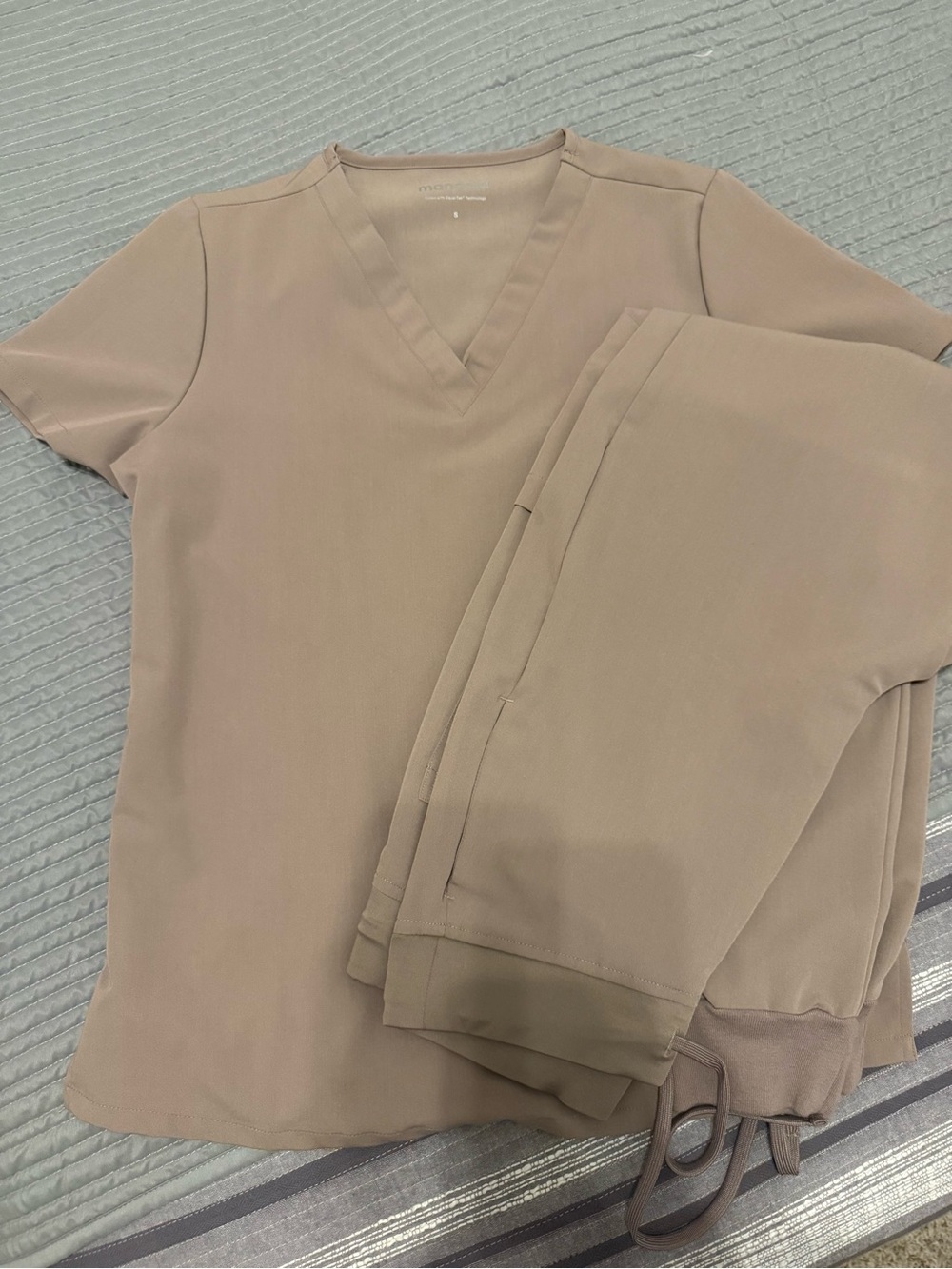 Mandala Women's Taupe V-Neck Top and Jogger Set